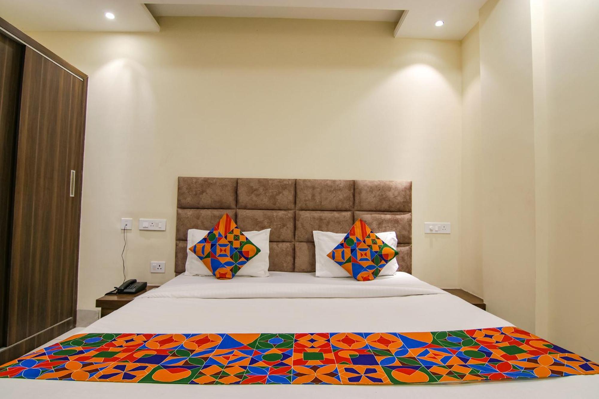 Fabhotel Prism Grand Zirakpur ภายนอก รูปภาพ