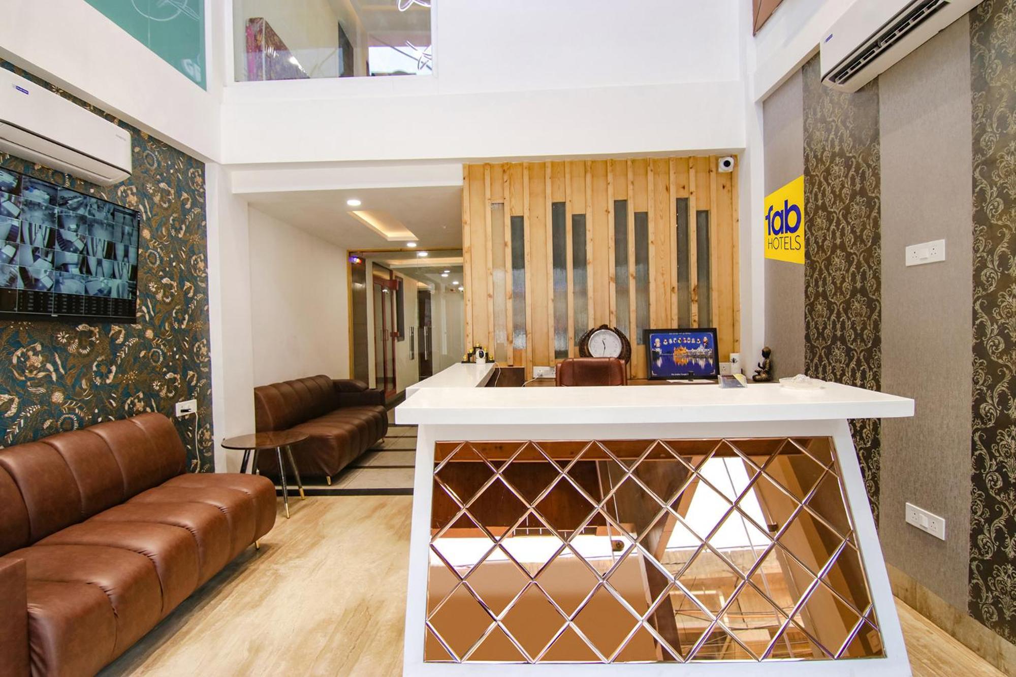 Fabhotel Prism Grand Zirakpur ภายนอก รูปภาพ