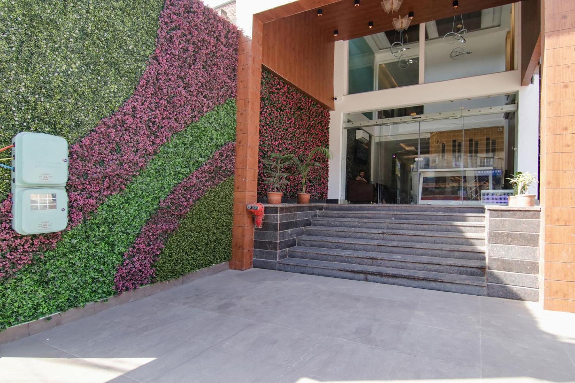 Fabhotel Prism Grand Zirakpur ภายนอก รูปภาพ
