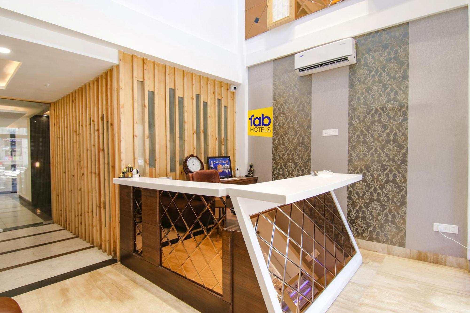Fabhotel Prism Grand Zirakpur ภายนอก รูปภาพ
