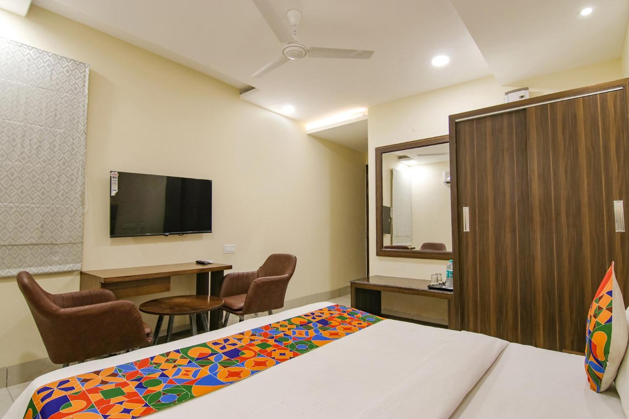 Fabhotel Prism Grand Zirakpur ภายนอก รูปภาพ