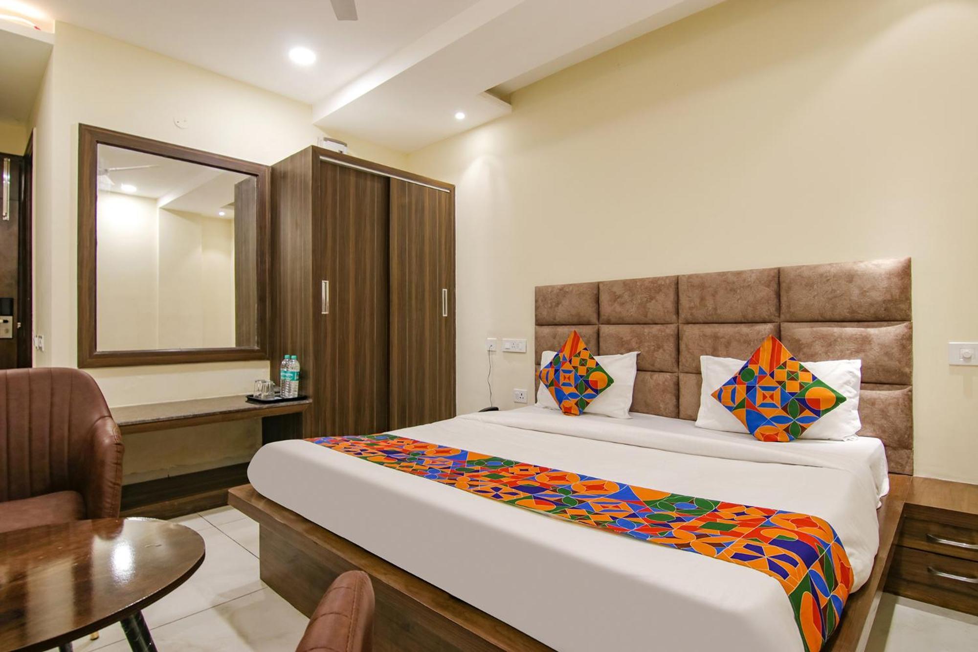 Fabhotel Prism Grand Zirakpur ภายนอก รูปภาพ