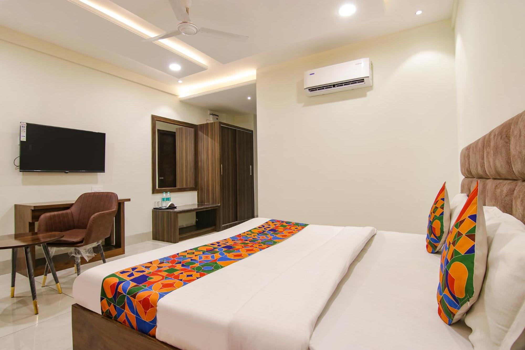 Fabhotel Prism Grand Zirakpur ภายนอก รูปภาพ